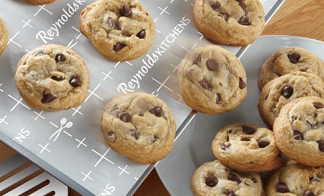 Cookie Baking Sheets | Reynolds Brands